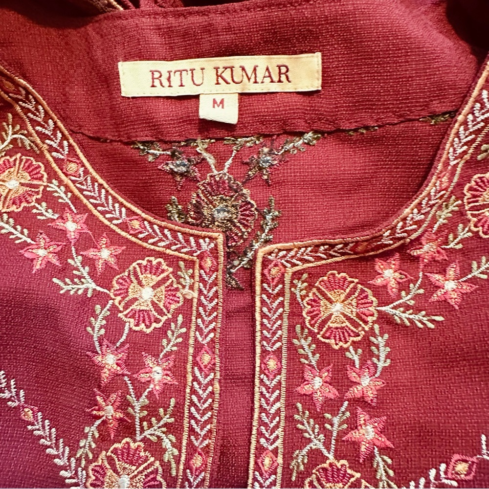 Ritu Kumar | Top | Ritu Kumar Embroidered Kurta - Picture 2 of 11